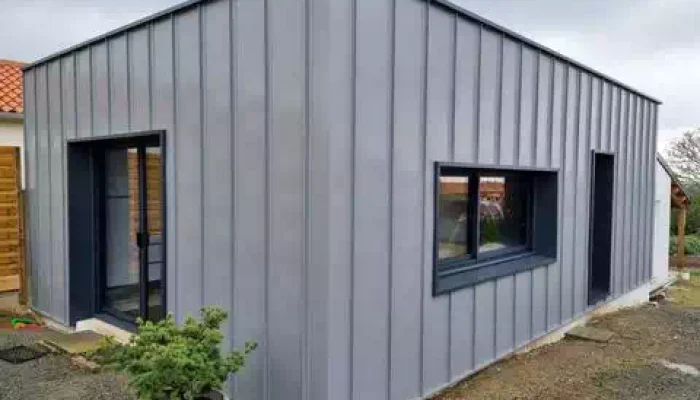 Réalisation d'un bardage par AbriteToit85 à Beaulieu-sous-la-Roche