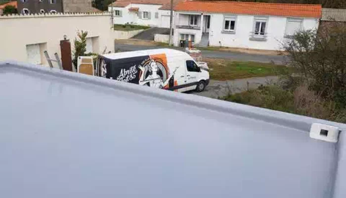 Réalisation d'une étanchéité toit plat par AbriteToit85 à Beaulieu-sous-la-Roche